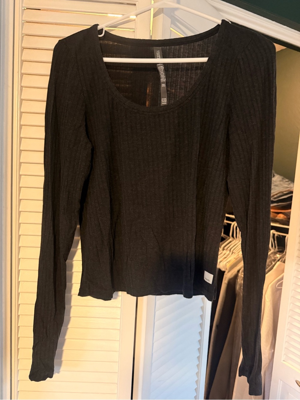 Vuori Black Ribbed Scoop Neck Long Sleeve Tee